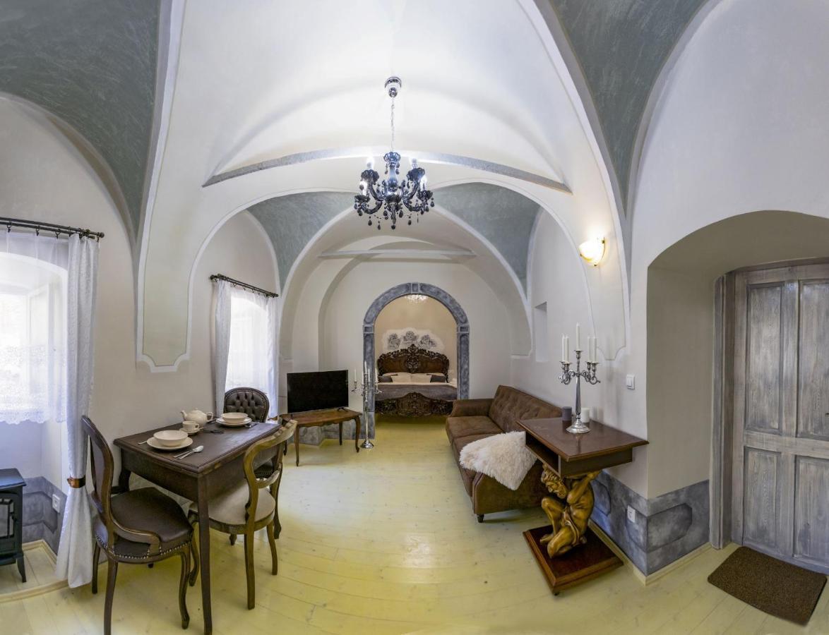 Apartman Charlotte V Dome So Studnou Na Streche Banska Stiavnica Exterior photo